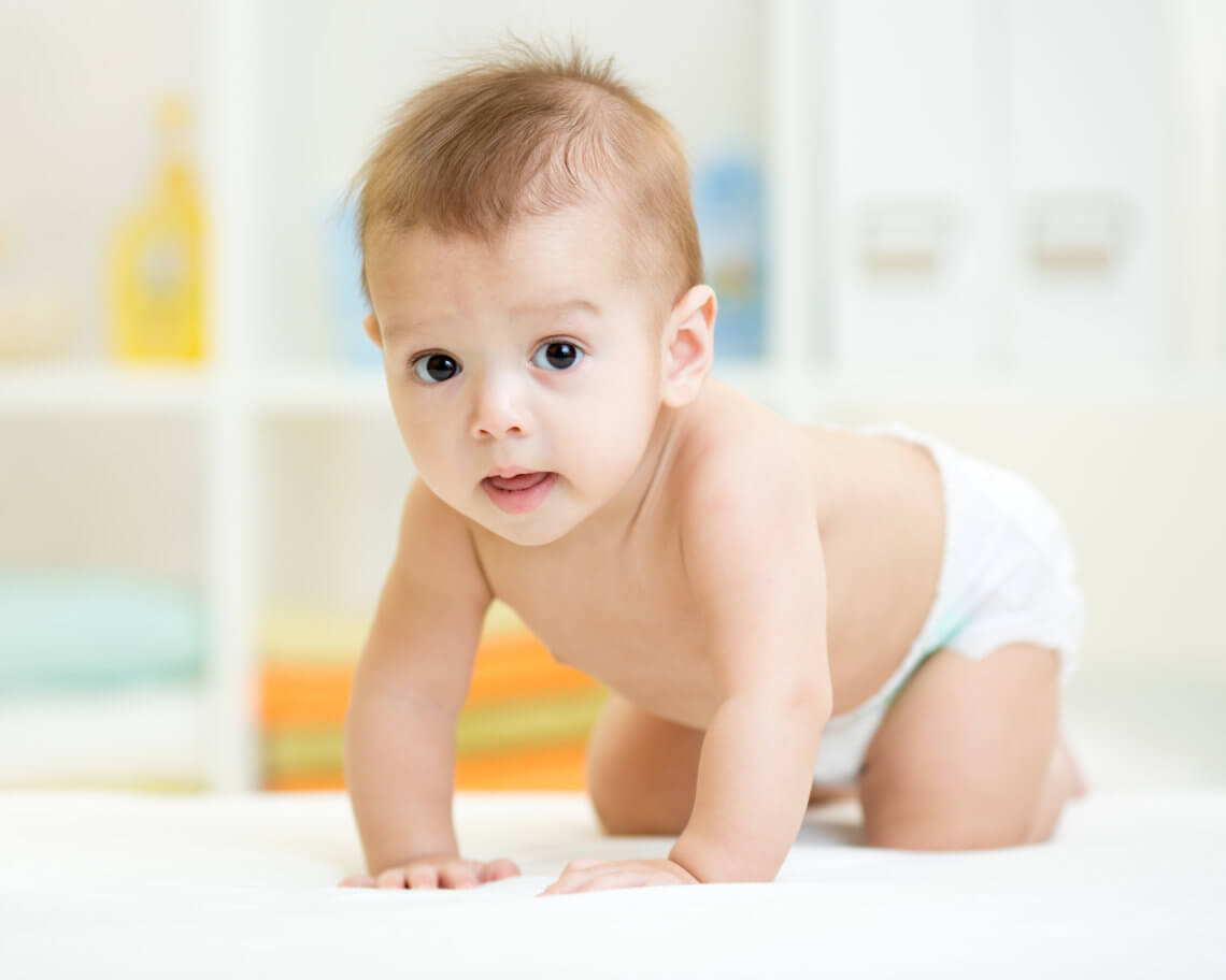 Kiedy dziecko zaczyna raczkować?